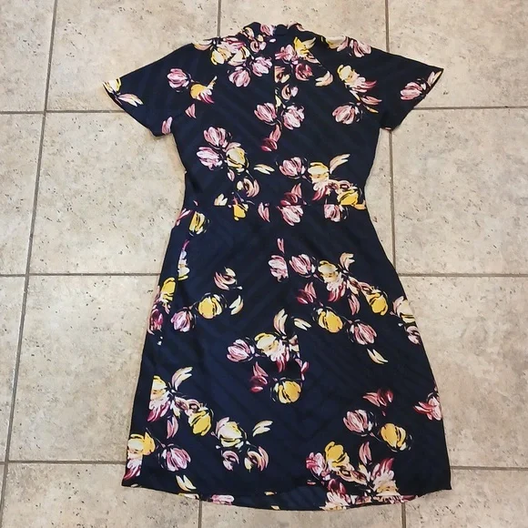 NWOT Banana Republic Twist Neck Fit And Flare Dress - Picture 6 of 6